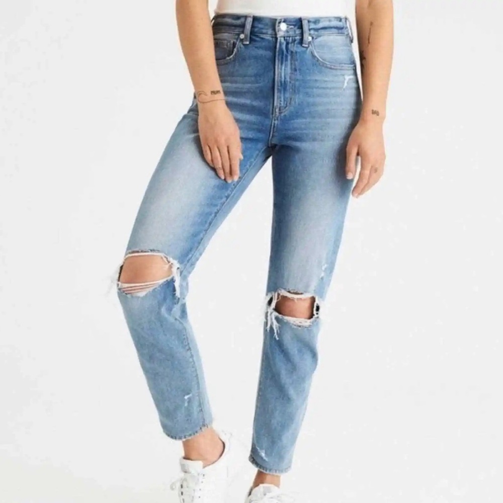 American Eagle Distressed Light Wash High Rise Ankle Mom Jeans